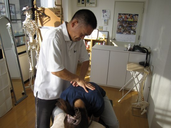 背骨、腰、骨盤矯正