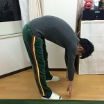 前屈テスト、腰、背中曲がり方